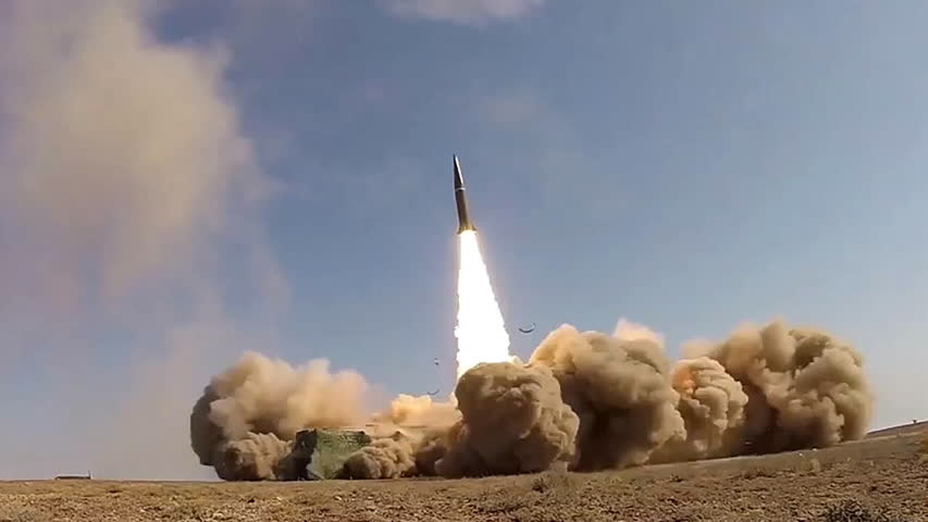 Фото - Групповой пуск ракет «Искандера-М» уничтожил командный пункт противника