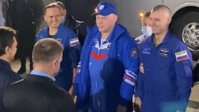 Фото - Российские космонавты прибыли в Звездный городок на реабилитацию