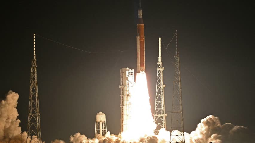 Фото - НАСА признало успешным миссию Orion к Луне